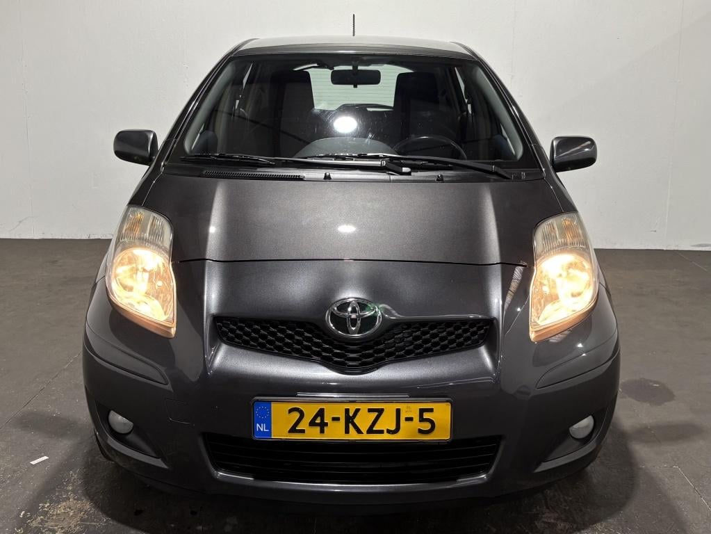 Toyota Yaris 1.3 vvti aspiration | clima | trekhaak | lm velgen |
