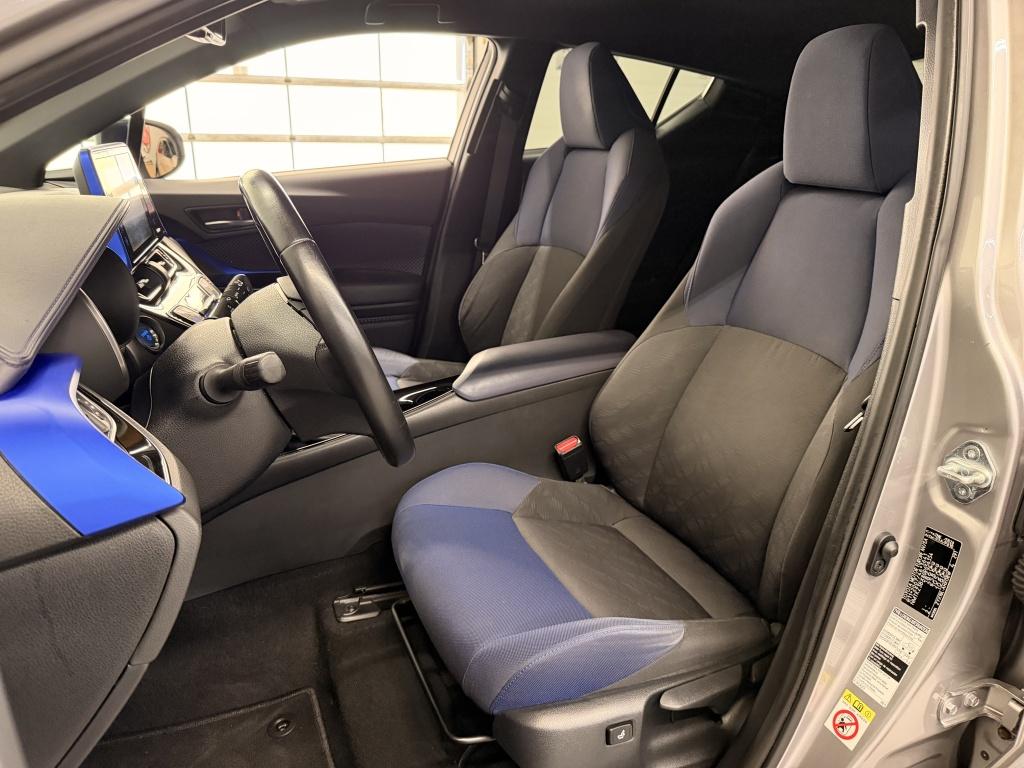 Toyota C-hr 1.8 hybrid bi-tone plus