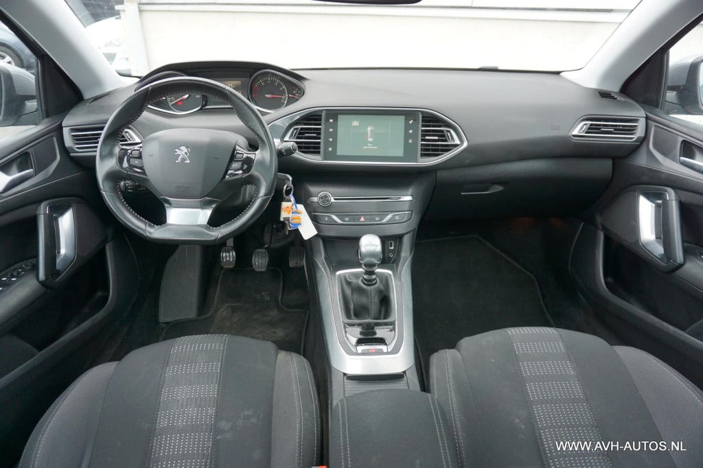 Peugeot 308 sw 1.2 puretech blue lease premium