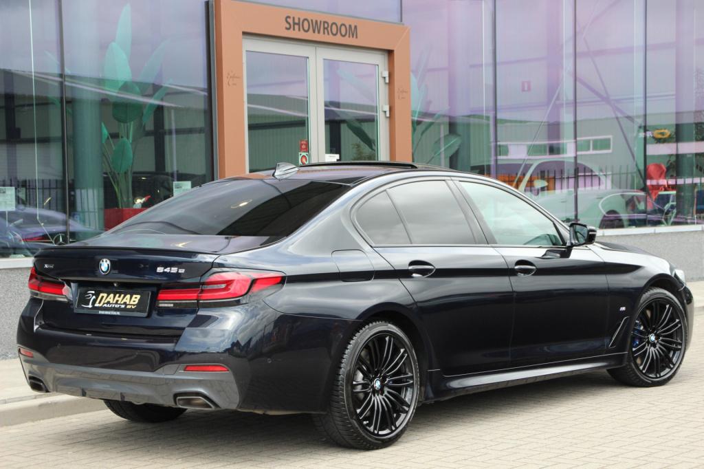 BMW 5 Serie 545e xdrive m-sport | schuifdak | 360 | head up | acc | el.trek