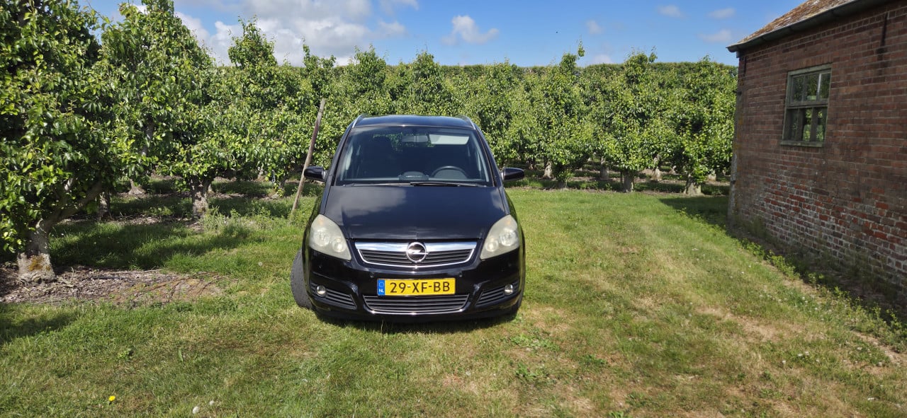 Opel Zafira 2007 2.2 Direct