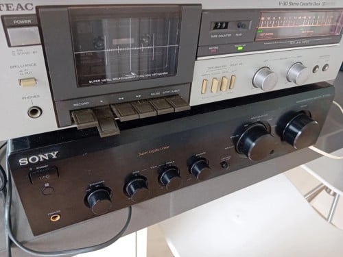 Sony TA-FE320R versterker. TEAC cassettedeck