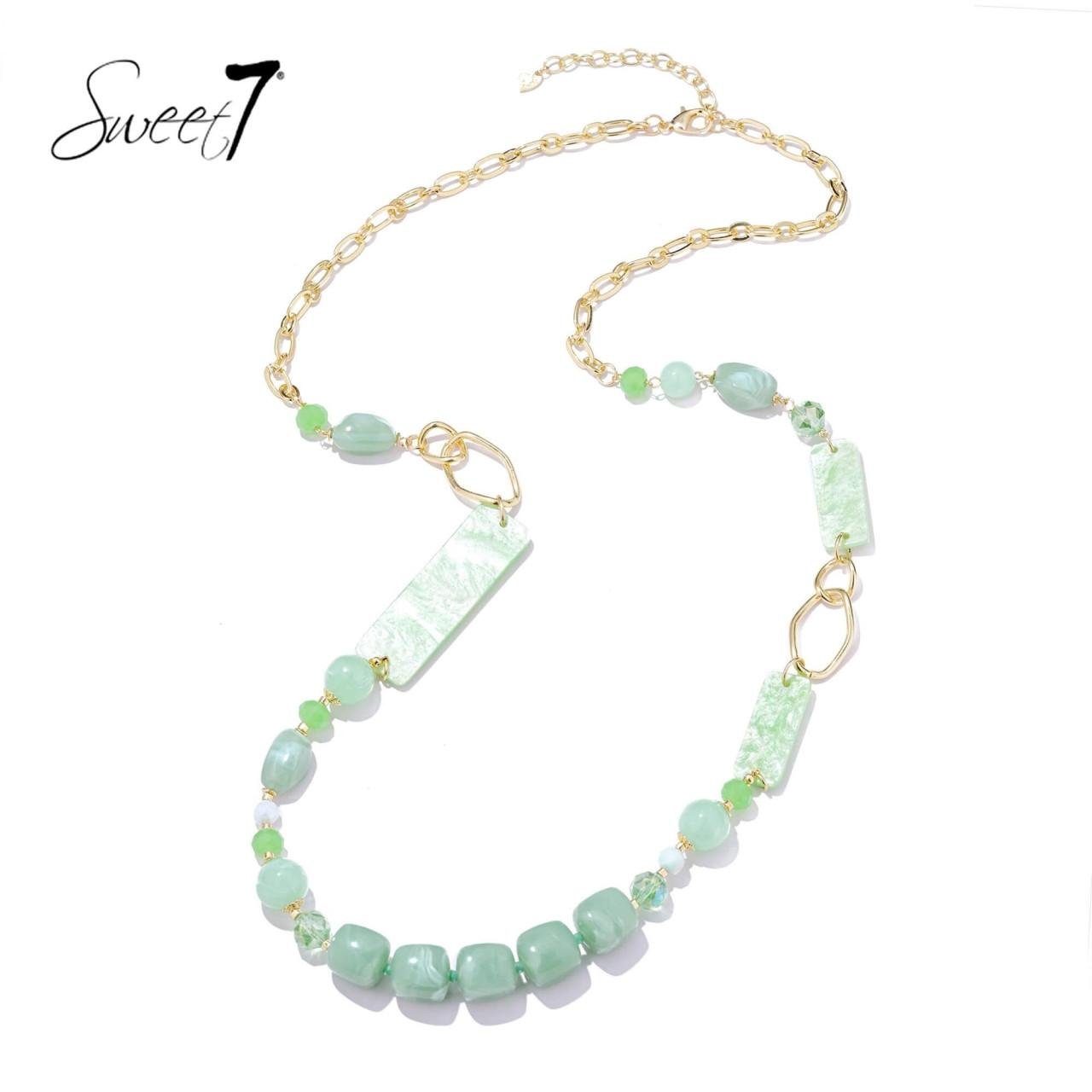 Halsketting in groene tinten met geometrische vormen