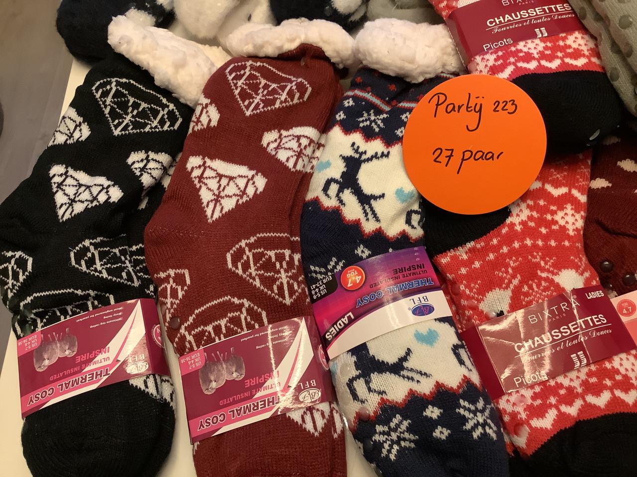 Partij leuke fluffy sokken met antislip. ( partij 223)