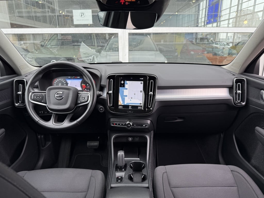 Volvo XC40 t5 262pk recharge business pro| navi| keyless| led| getint glas|