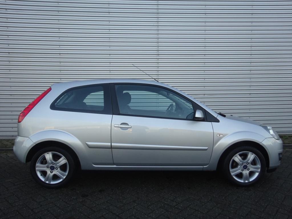 Ford Fiesta 1.6-16v futura 1e eigenaar / airco / elektr. ramen / lm velgen 
