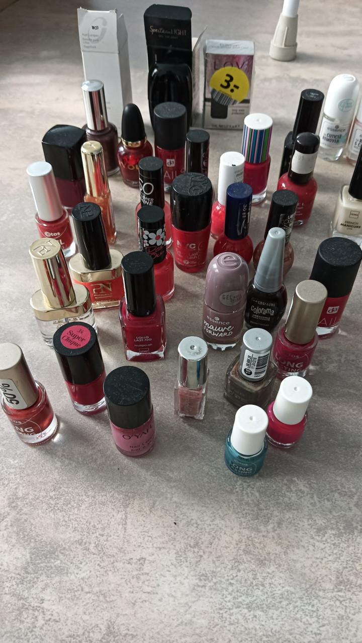 Grote hoeveelheid nieuwe nagellak ook merken