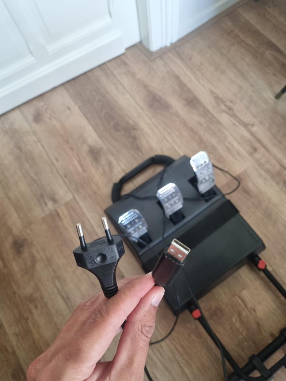 Thrustmaster racestuur met pedalen