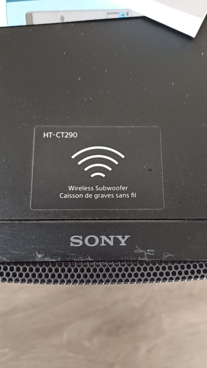 Soundbar met subwoofer.