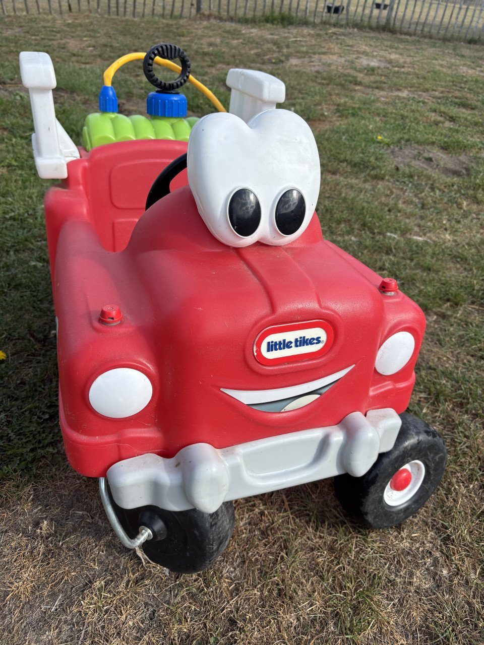 Twee little tikes loopauto’s