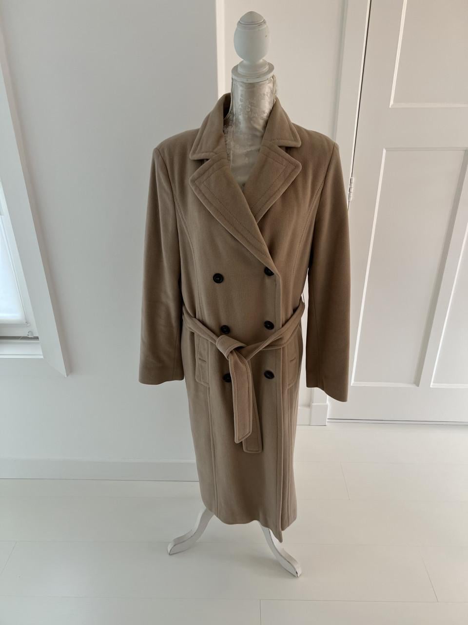 Mantel Marccain / Marc Cain, mt N5 met kleine beschadiging