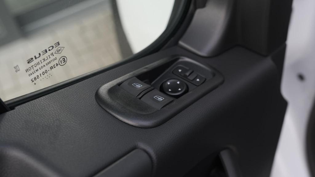 Renault Master t35 2.3 dci 135 l2h2 comfort | direct leverbaar | navigatie 