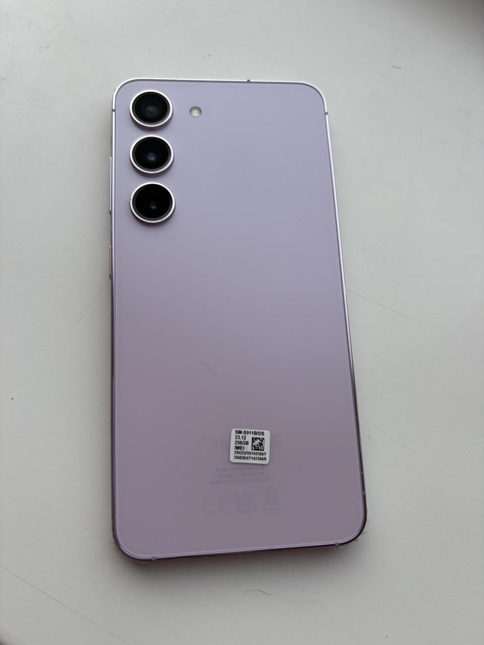 Samsung licht roze/paars 23 Z.G.A.N.