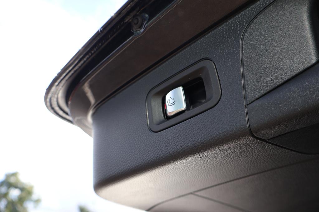 Mercedes-Benz Glc 200 premium i panoramadak i trekhaak i 360 camera i sfeer