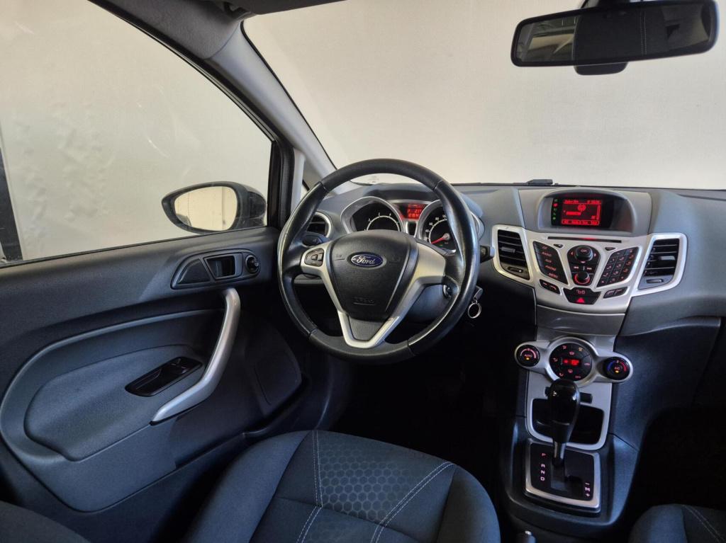 Ford Fiesta 1.4 titanium / automaat / nieuwe distriebutieriem