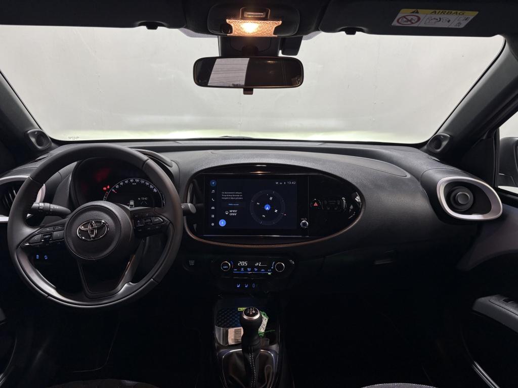 Toyota Aygo x 1.0 vvt-i mt jbl| pdc| stoel.verw| camera| keyless| climate