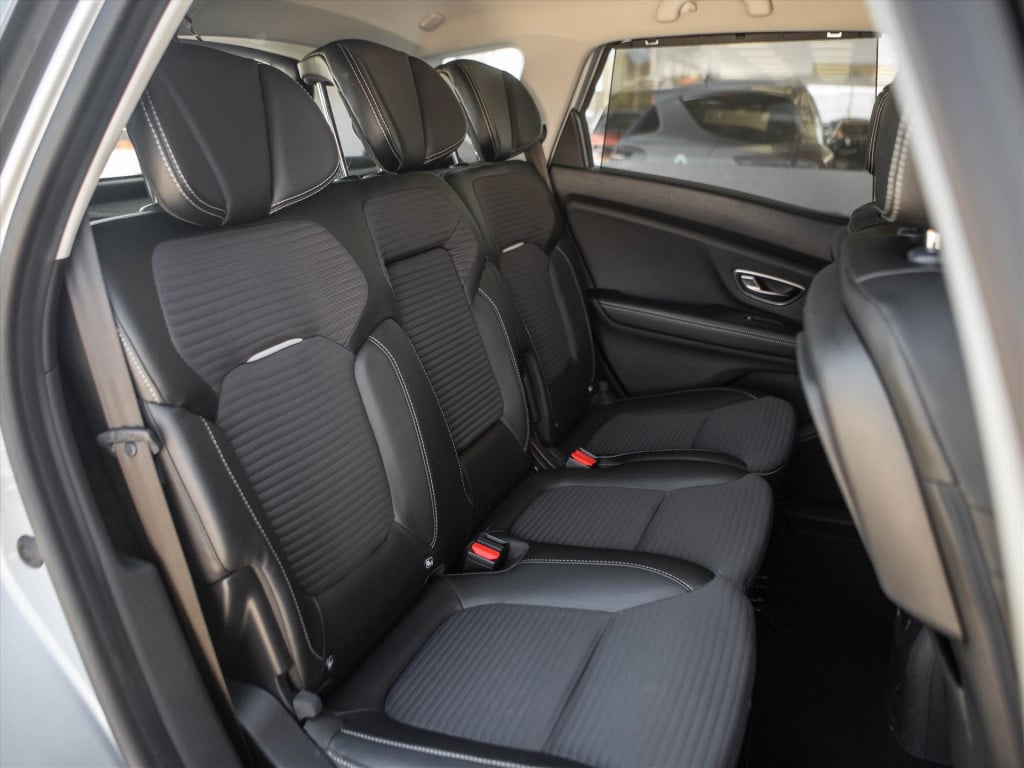Renault Scenic tce 130 intens | climate control | navigatie | park. sensore