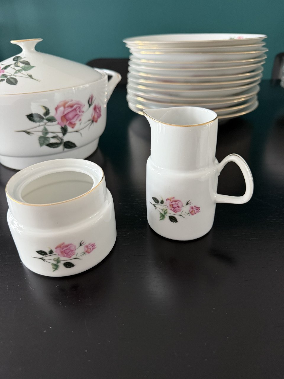 12-delig servies gouden rand en roze roosjes epiag D.F. Czecho slovakia