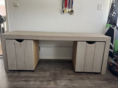 Bureau kind