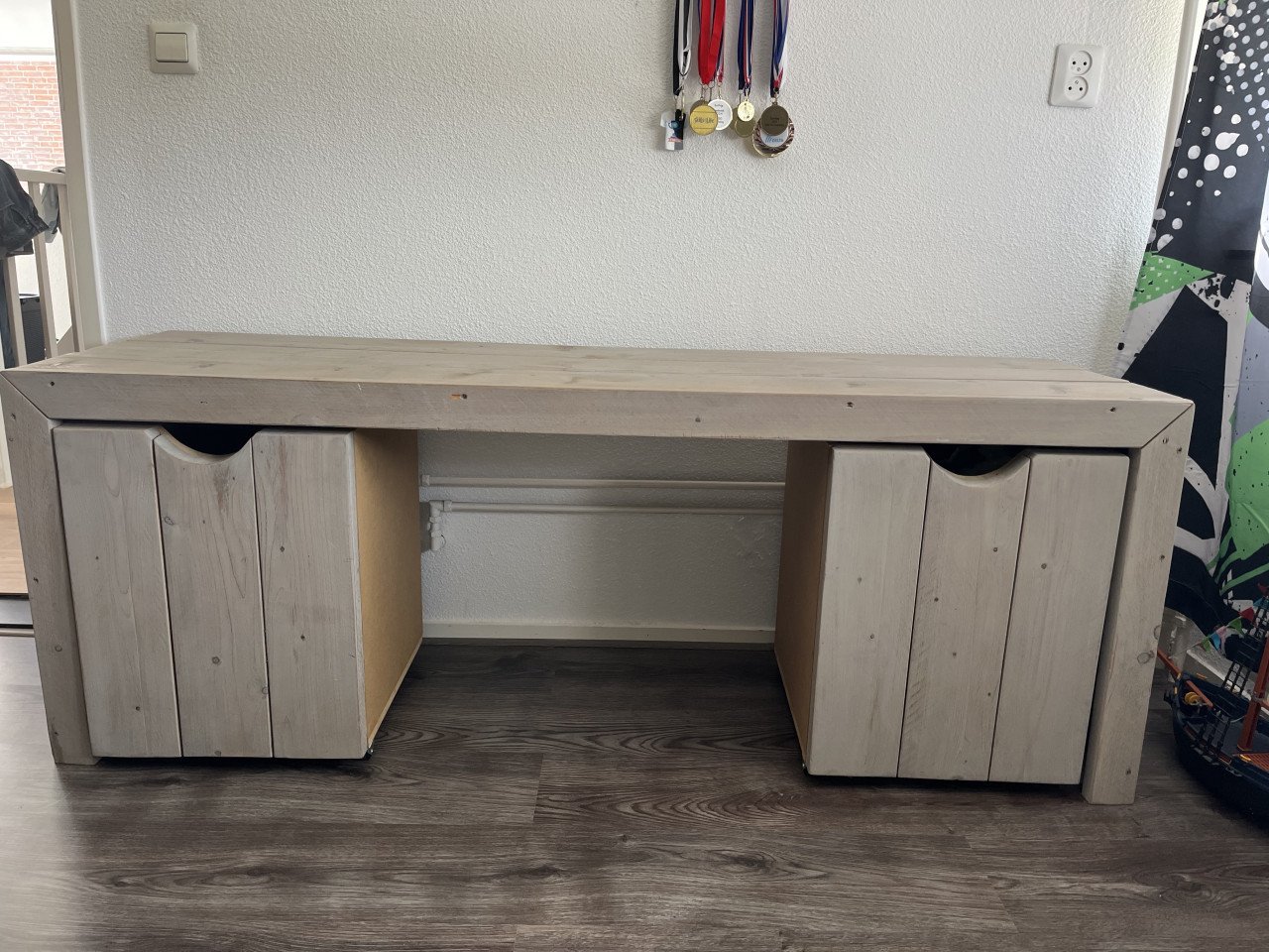 Bureau kind
