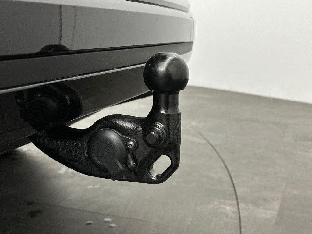 Skoda Enyaq Iv sportline elektromotor 210 kw / 286 pk suv elektri