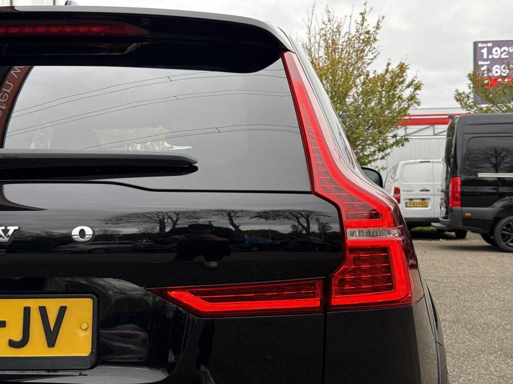 Volvo XC60 2.0 t6 plug-in hybrid awd plus dark r-design | pano | stoelverw.