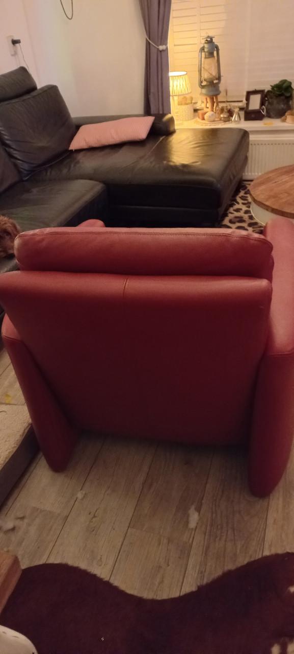 Rode leren stoel