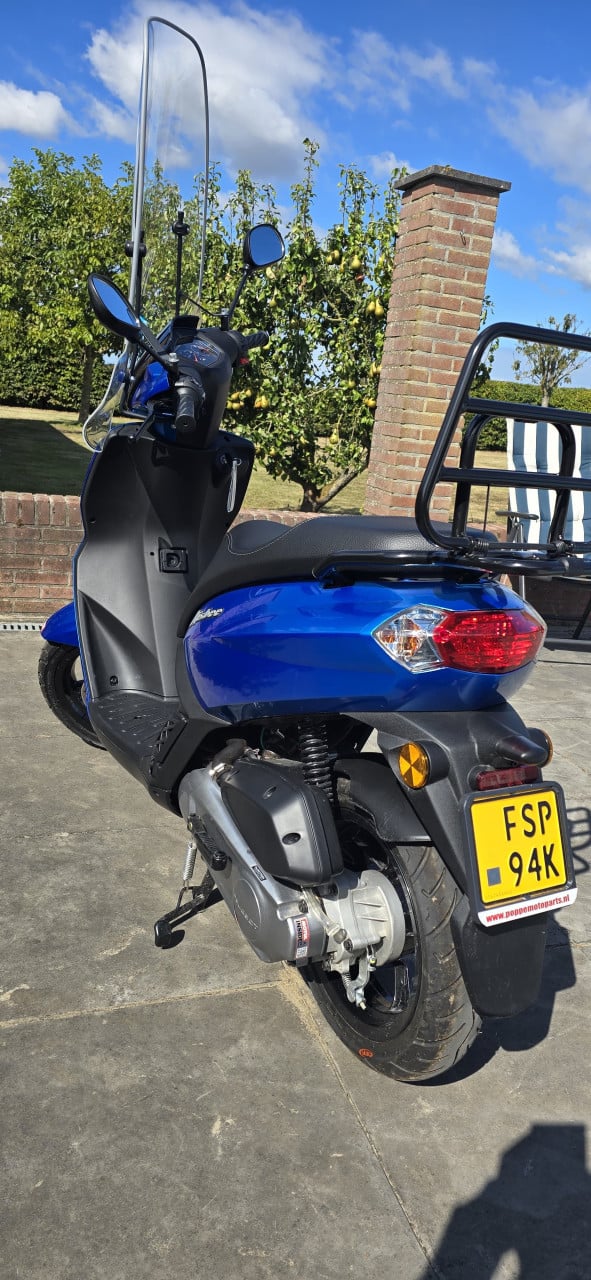 Supermooie Peugeot Kisbee full option 85km en 45km/h