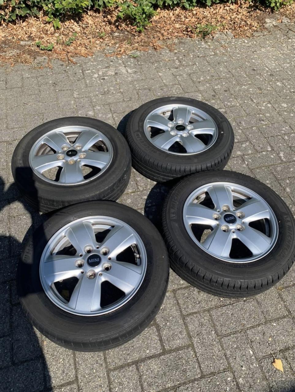 Mini Velgenset met band 15”
