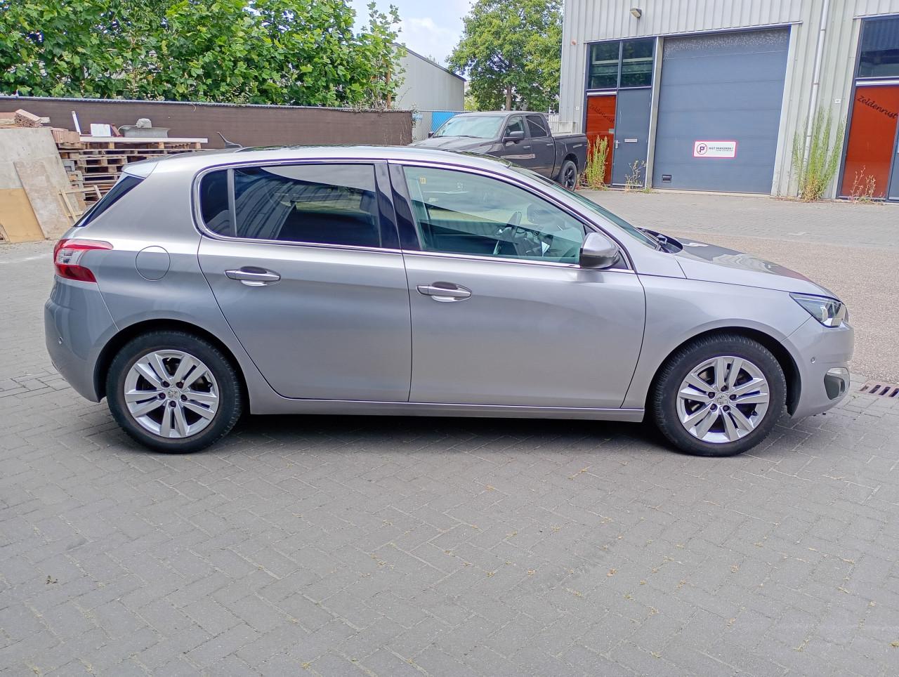 Peugeot 308 1..2