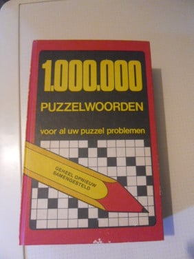 2 WOORDEN BOEKEN