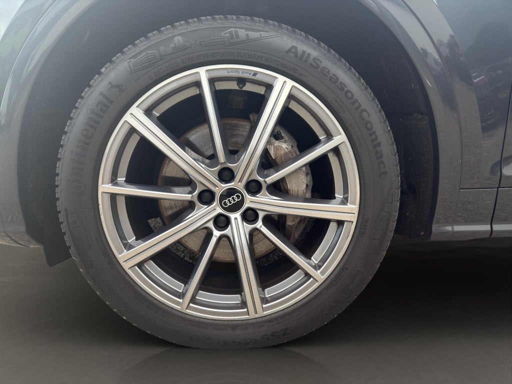 Audi Q5 55 tfsi e quattro competition s-line | luchtvering | head-up | 20"|
