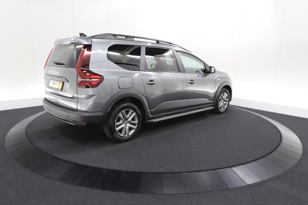 Dacia Jogger 1.6 hybrid 140 expression | 7 zitplaatsen | apple carplay | pa