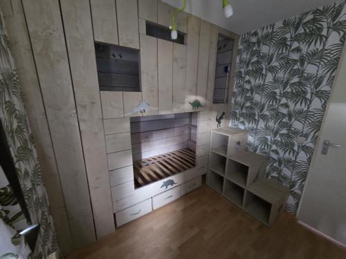 Kinderbed met speelhut