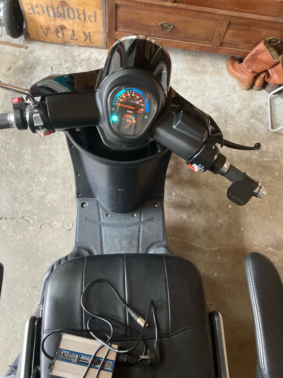 Snelle scootmobiel met nieuwe lithium accu’s en lader