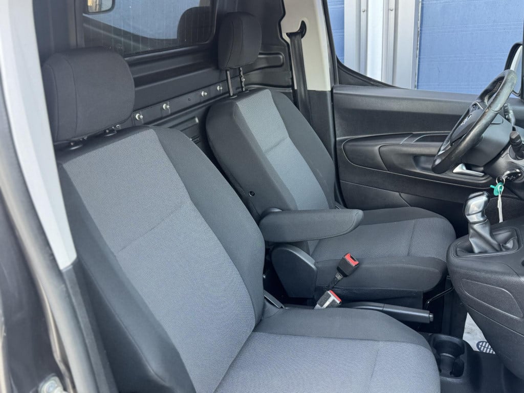 Opel Combo 1.5d l1h1 innovation airco / cruise controle / navi / euro 6