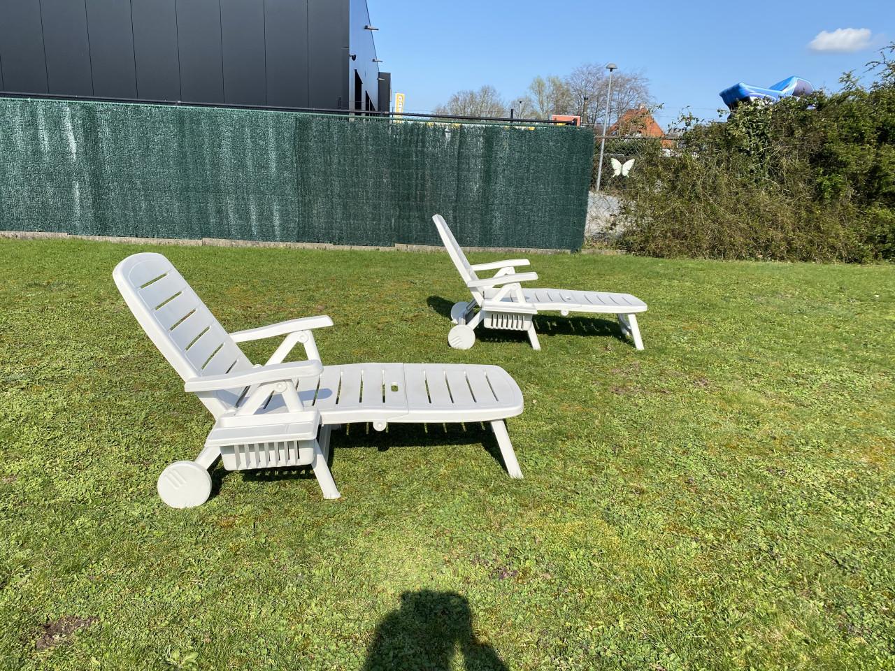 Kunststof ligbed op wielen