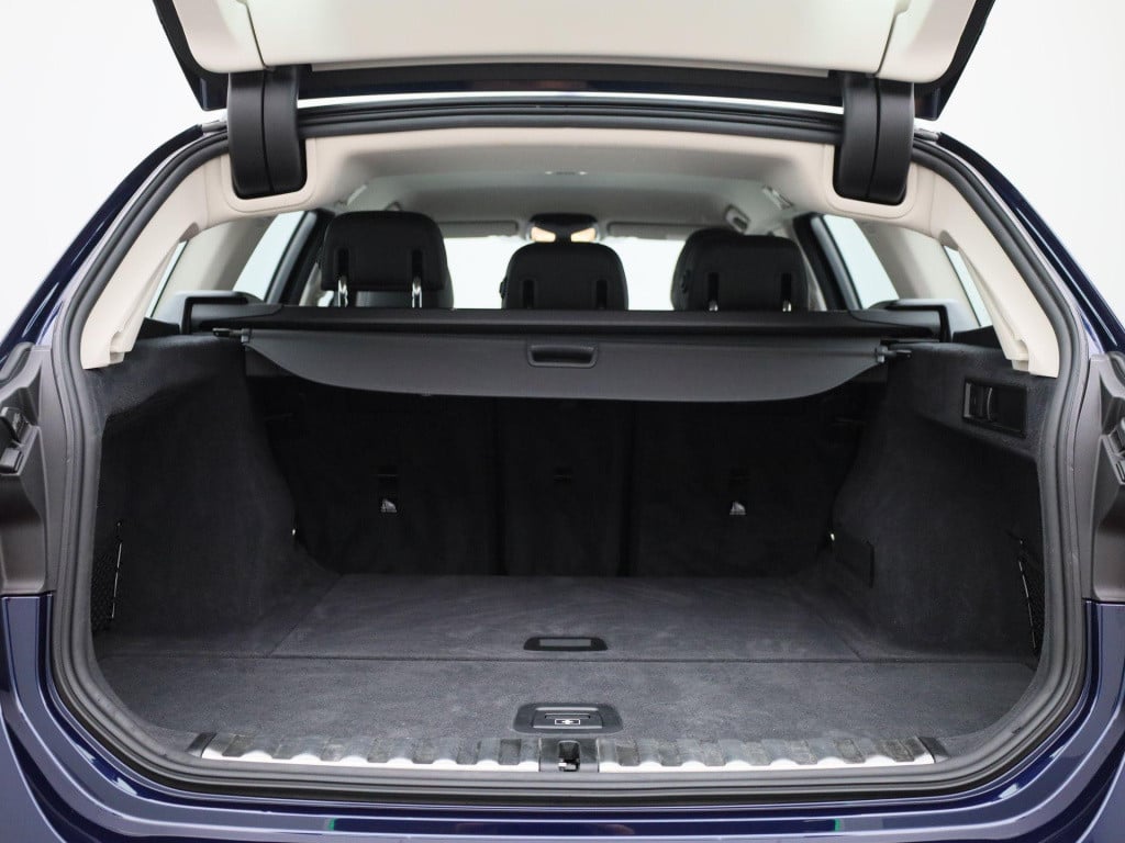 BMW 3-serie touring 318i corporate executive | automaat | lmv | parkeer sen
