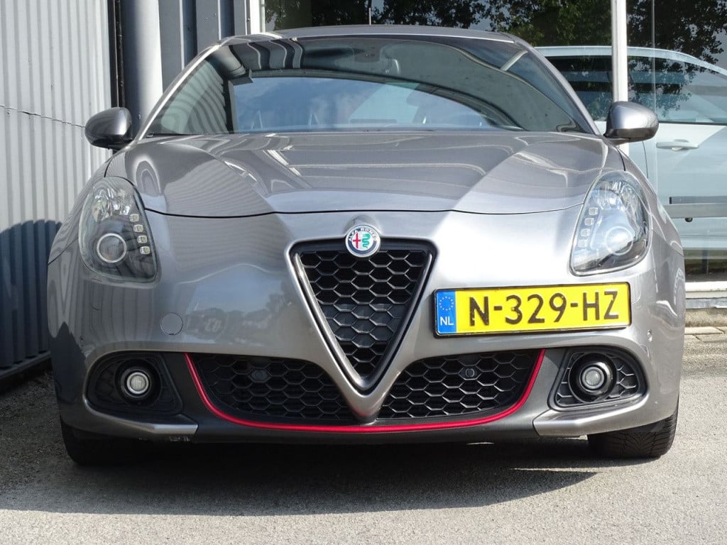 Alfa Romeo Giulietta 1.750 turbo veloce 240pk | sportstoelen | xenon