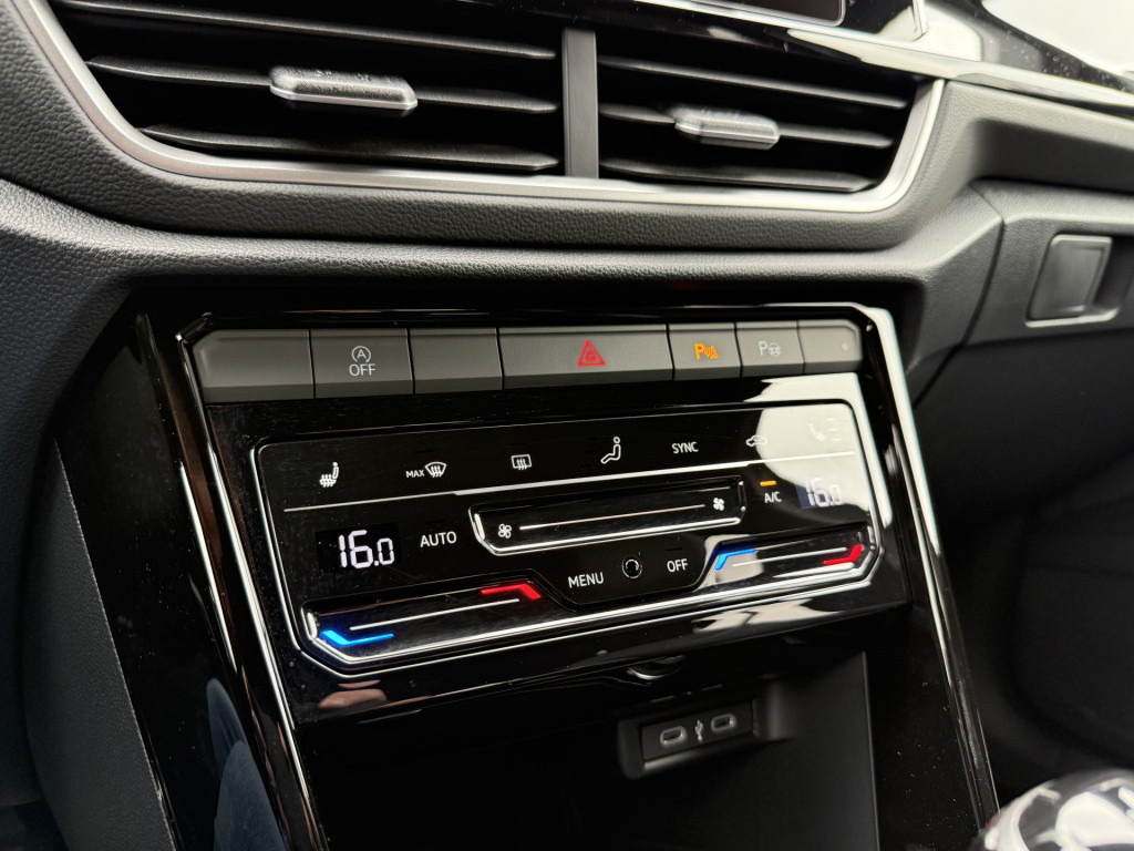 Volkswagen T-roc 1.5 tsi 150pk dsg r-line | acc | side assist | camera