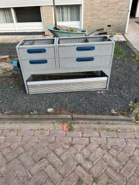 Ladenkast met bankschroef