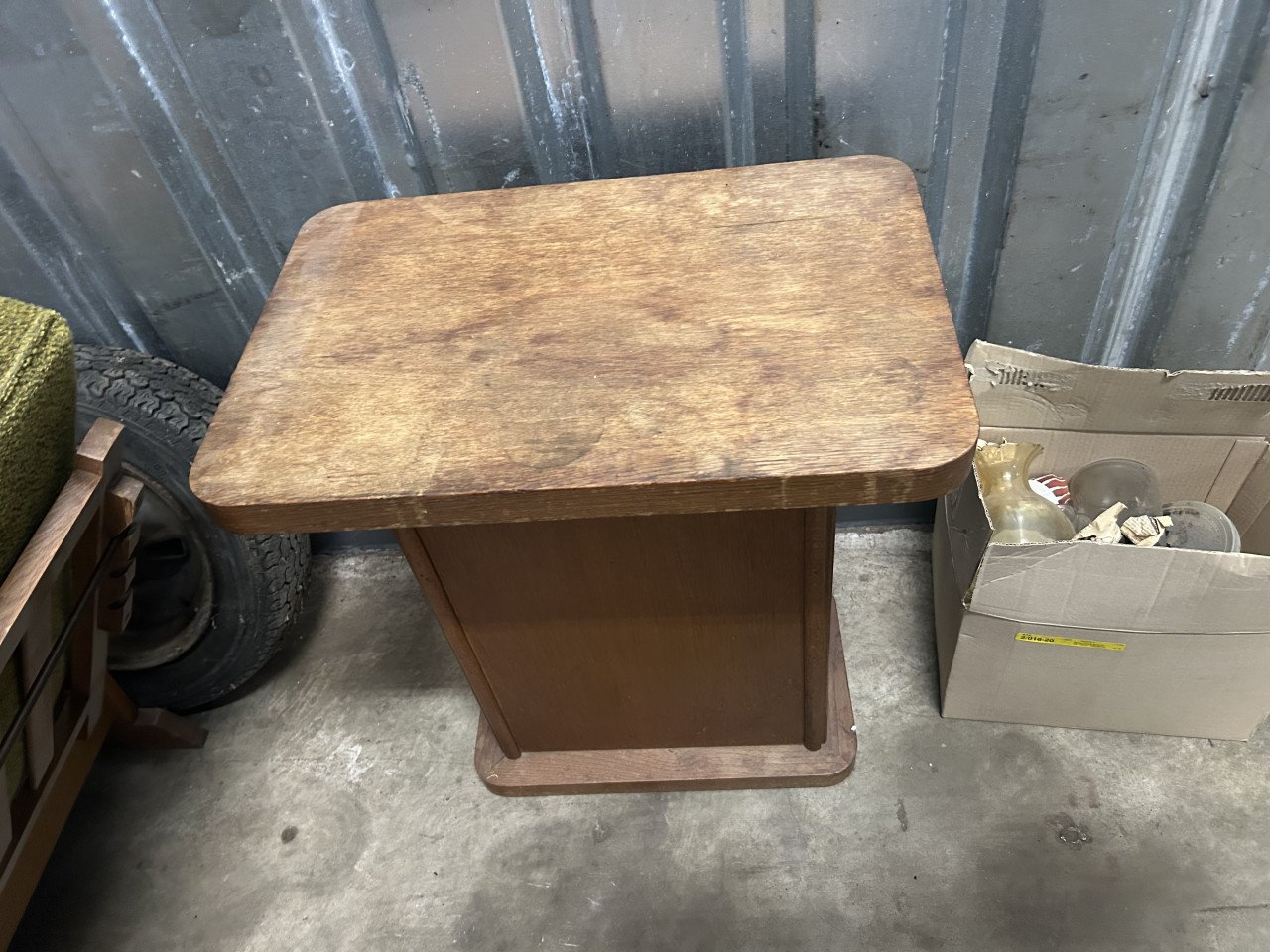 Brocante; rotan stoeltje, rookstoel, etc