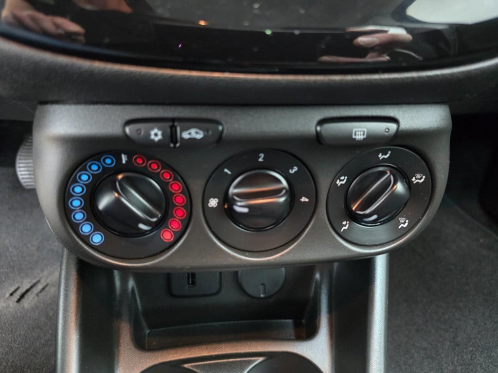 Opel Corsa occasion turbo business+ met carplay radio en cruisecontrol | tw
