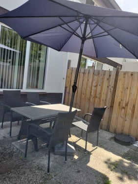 Tuinset met tuinparasol (3 meter uitval)