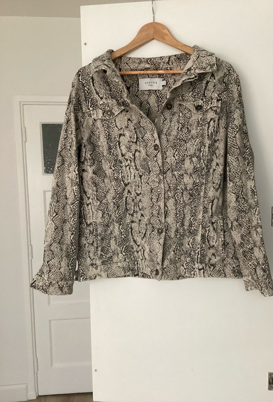 Jeans jasje costes maat l maar kan ook voor xl stretch leuke print zgan