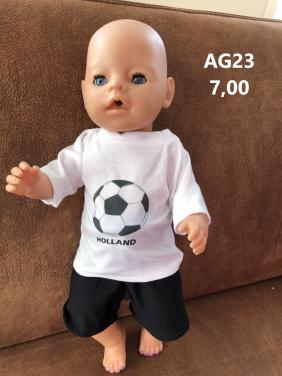 Poppenkleertjes baby born. Set. Opbrengst KiKa.