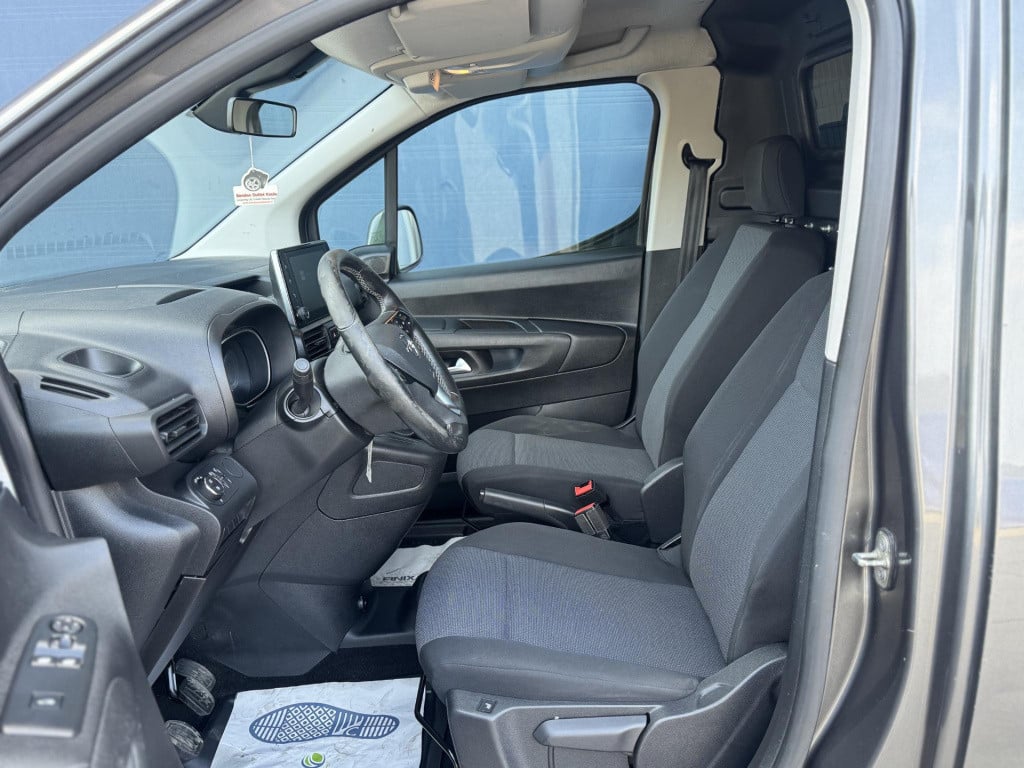 Opel Combo 1.5d l1h1 innovation airco / cruise controle / navi / euro 6