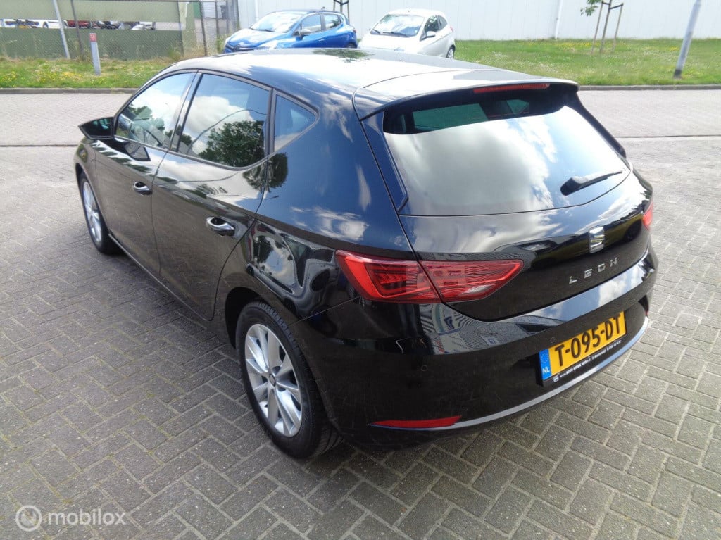Seat Leon 1.0 ecotsi style business intense/automaat/dsg-7/airco/full led/p