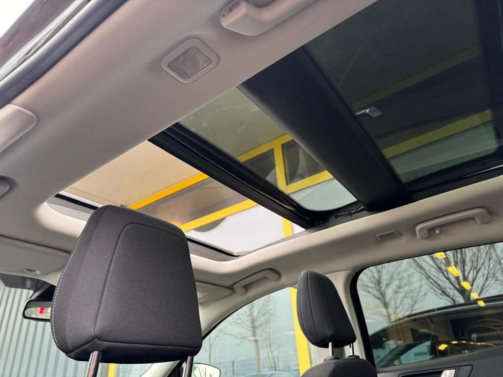 Ford Focus wagon 1.0 ecob. active bns | pano | led | bovag