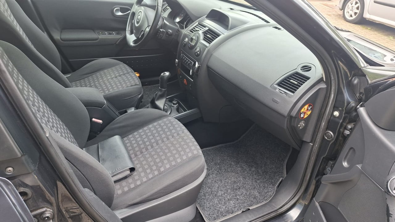 Renault MEGANE 1.6 16v Expression 5drs bj:2006 airco-lm velgen